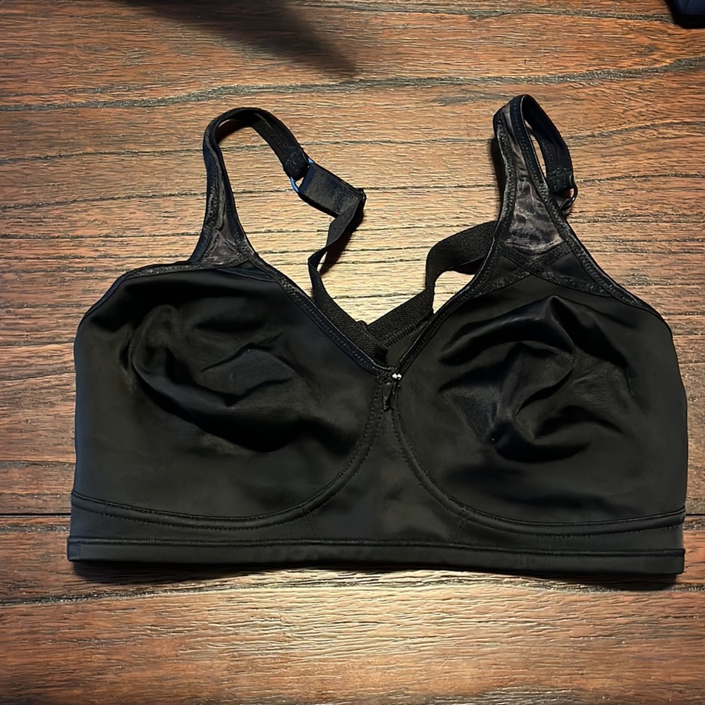 Wonderbra Wire-Free Underwire-Style No Poke Side Stay Bra Black W2483 Worn Once
